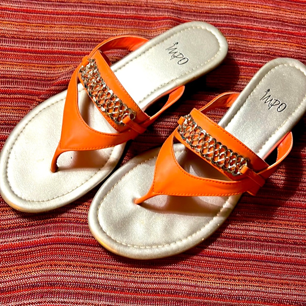 Slight heel on these beauties and they are comfy and cute!